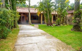 Otima casa c Wi Fi 8 min da praia Barequecaba SP